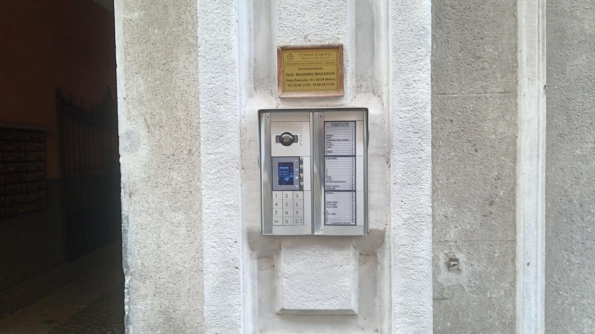 Stanza Privata Con Bagno Nel Centro Di Milano Διαμέρισμα Εξωτερικό φωτογραφία